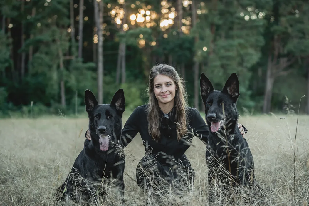 Sisa, Alex a Max na Farme