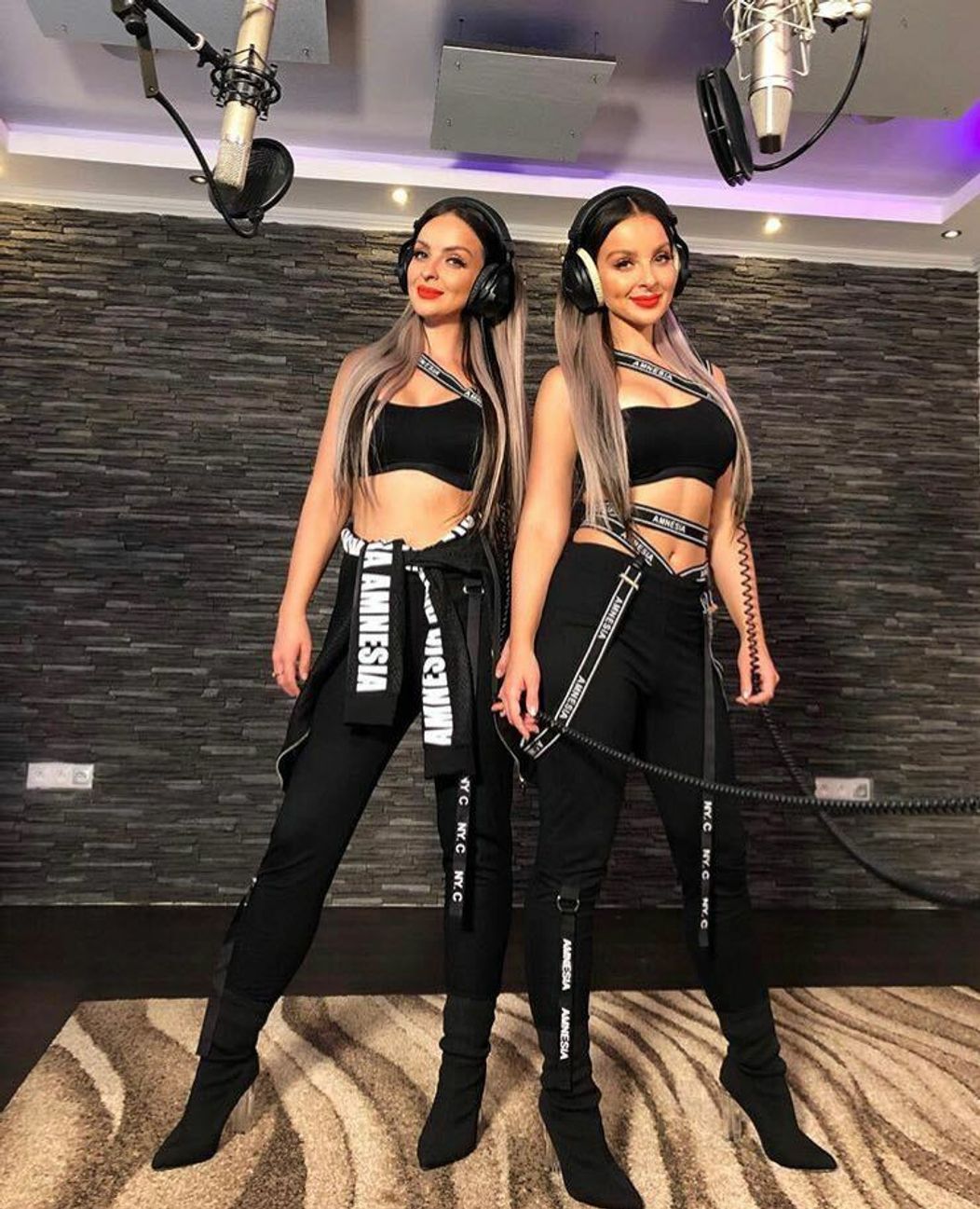 TWiiNSky nakrútili skvelý cover.