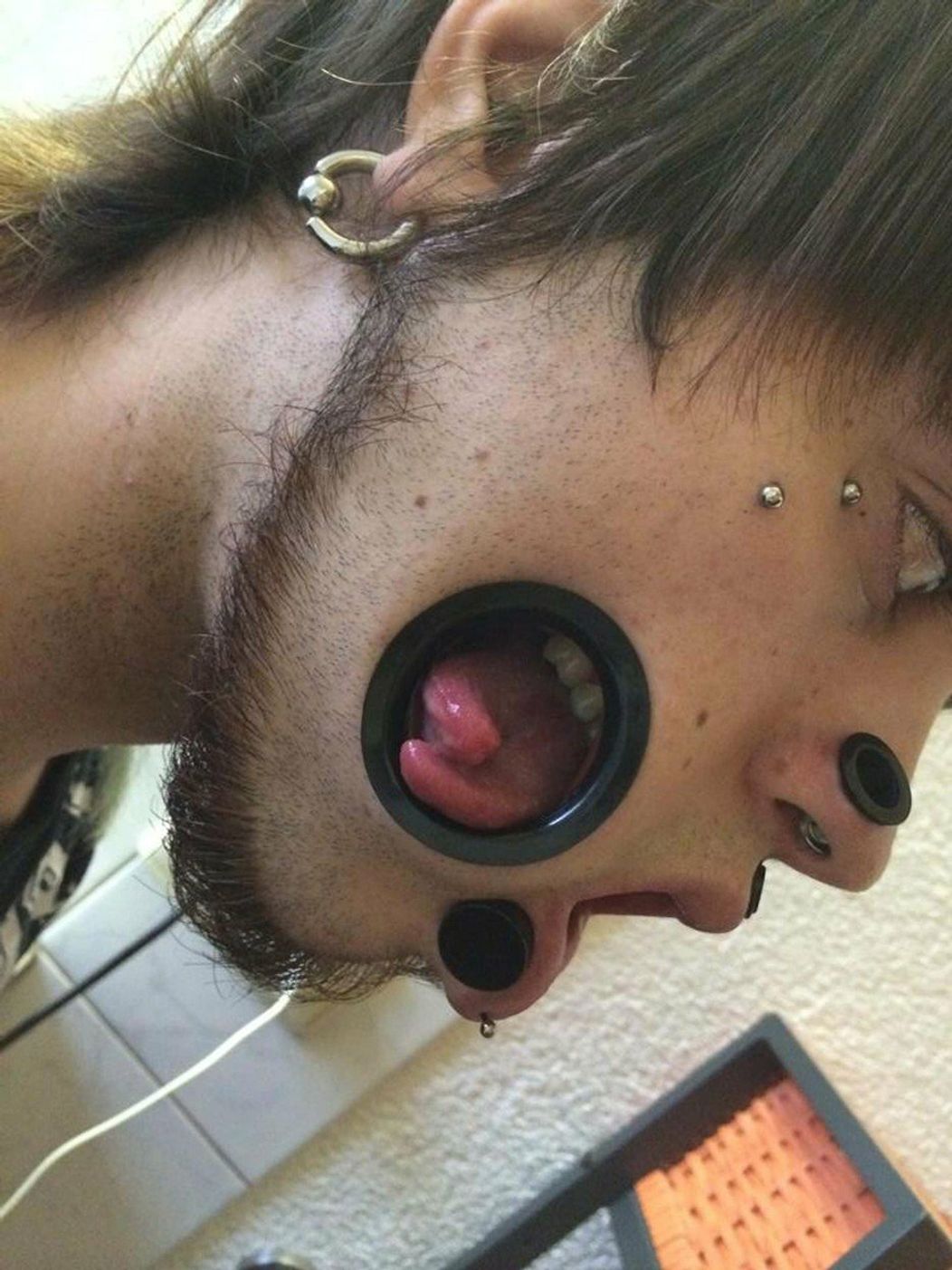 Najnovším trendom je takzvaný korzetový piercing