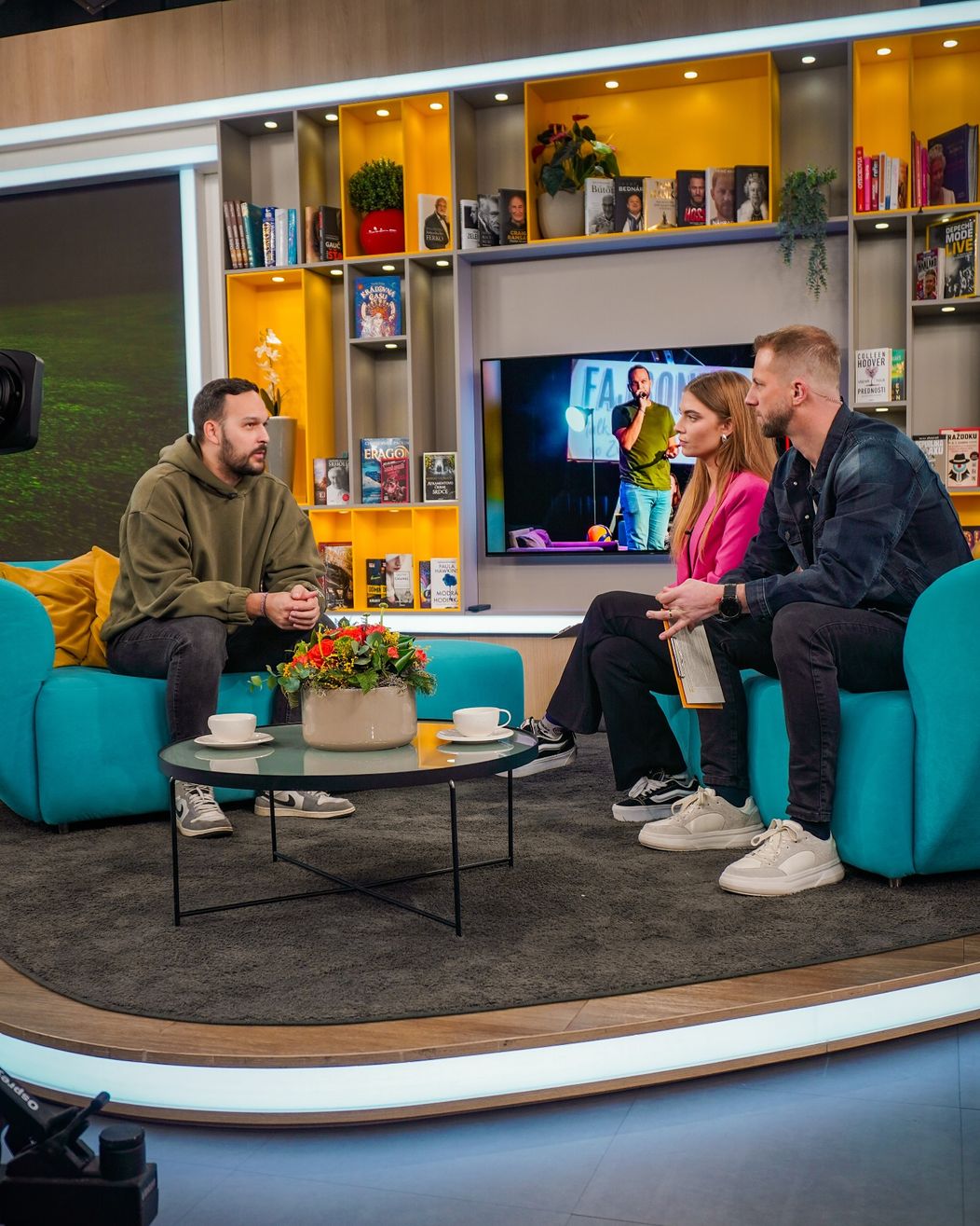 Andrej Zvolenský, Simona Ondrušková a Marek Polomský v relácii Teleráno