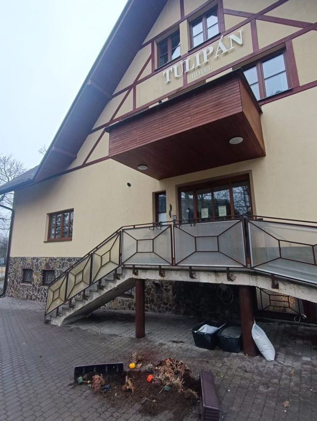 Škody pri hoteli Tulipán