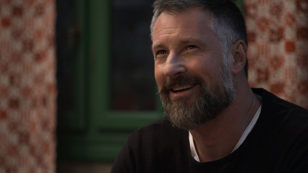 Vlado sa pochváli, že stretol dávnu známosť.