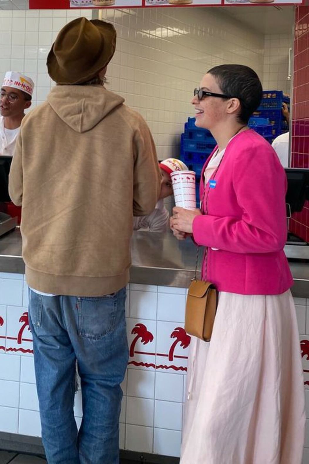 Brad Pitt a Alia Shawkat