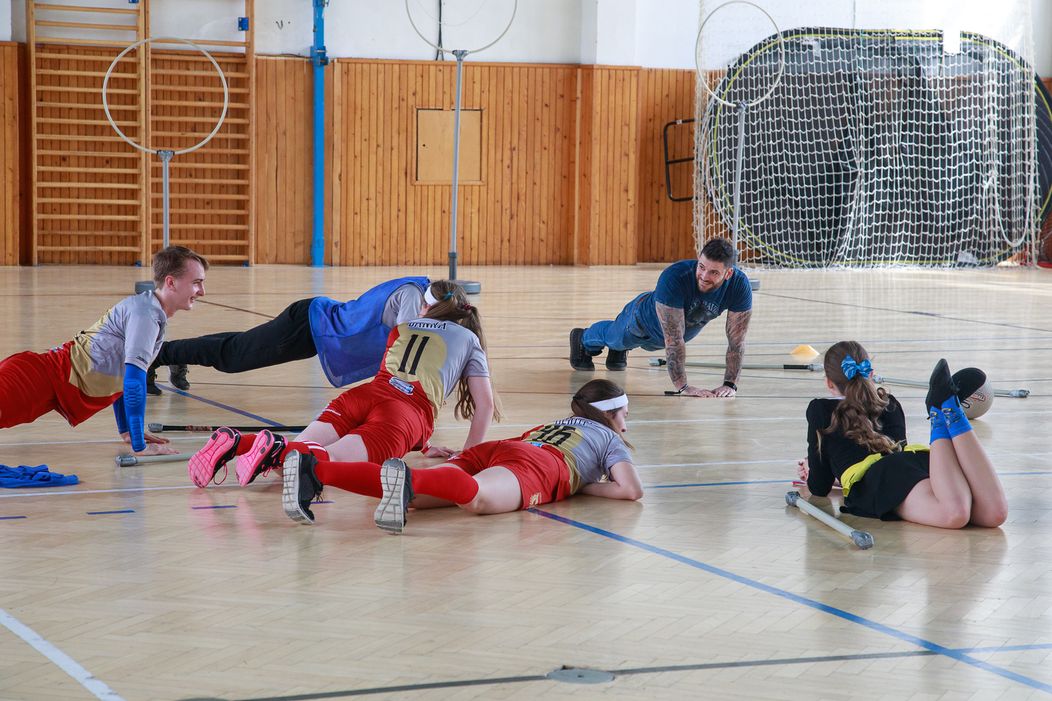 Stanislav Ianevski na metlobalovom tréningu so slovenským metlobalovým tímom Pressburg Phantoms