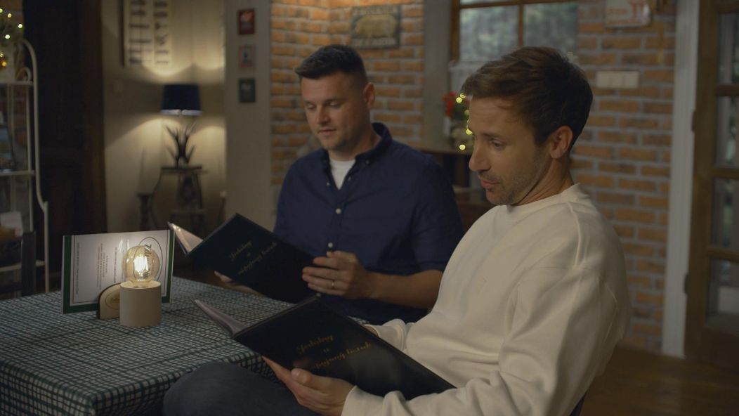 Moderátor Vlado Varecha v seriáli Mama na prenájom