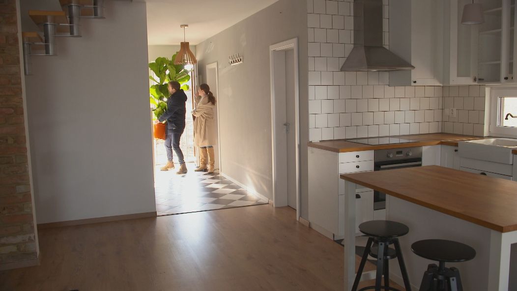 Grétu vydesí prázdny dom.