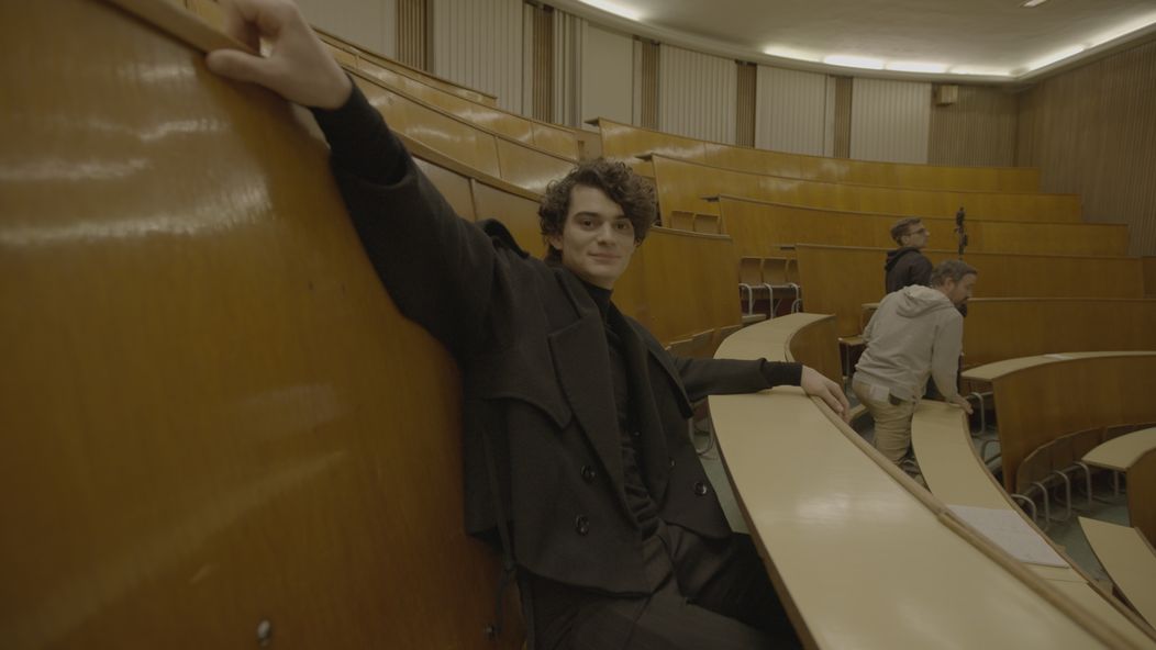 Záber z 1. epizódy minisérie Vedma