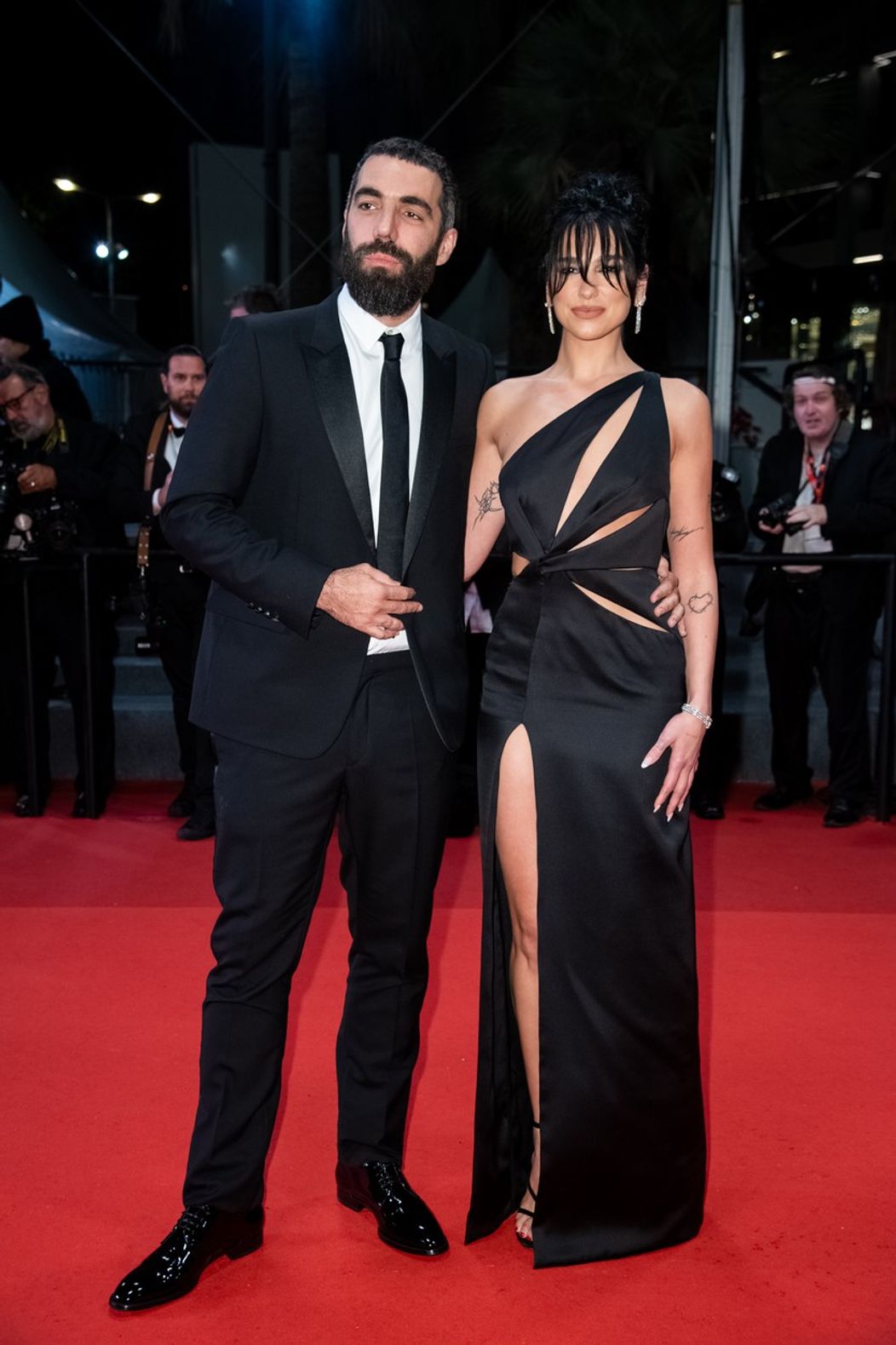 Dua Lipa a Romain Gavras na festivale v Cannes