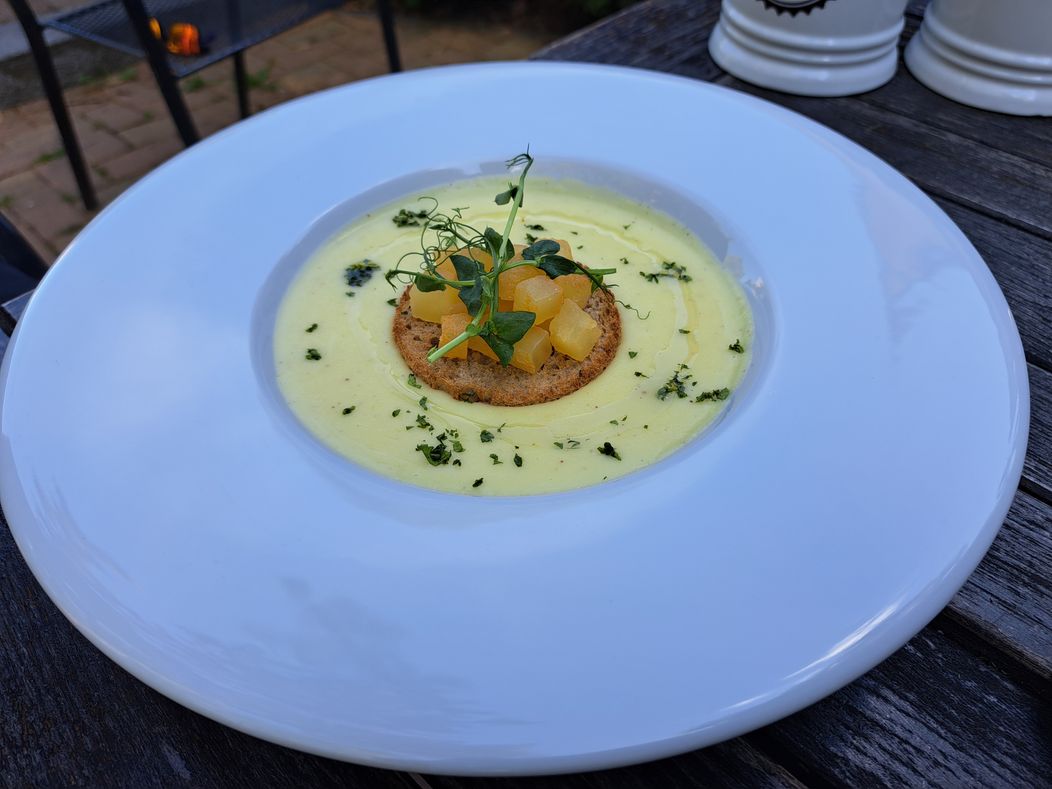 Na nože verzus Ruža - Na obed do Verandy sme pozvali Juliu