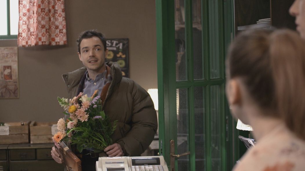 Edovi pri pohľade na Lenku a Bunnyho pukne srdce.