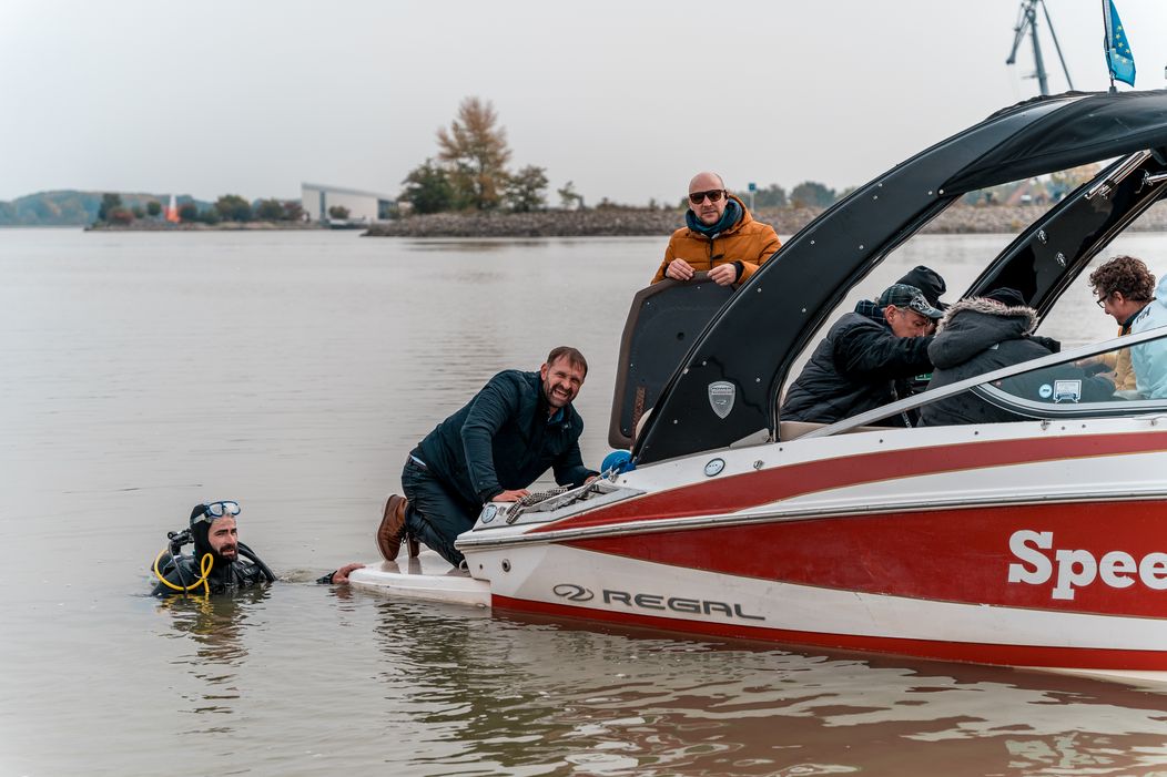 V studenej vode si museli poradiť bez dablérov.