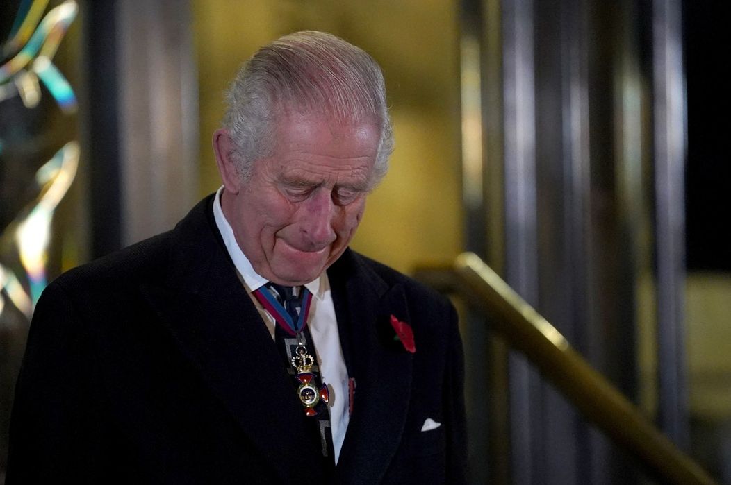 Britský kráľ Karol III. odhalil sochy svojich rodičov - zosnulej kráľovnej Alžbety II. a zosnulého princa Philipa - na vstupnom priečelí londýnskej Royal Albert Hall