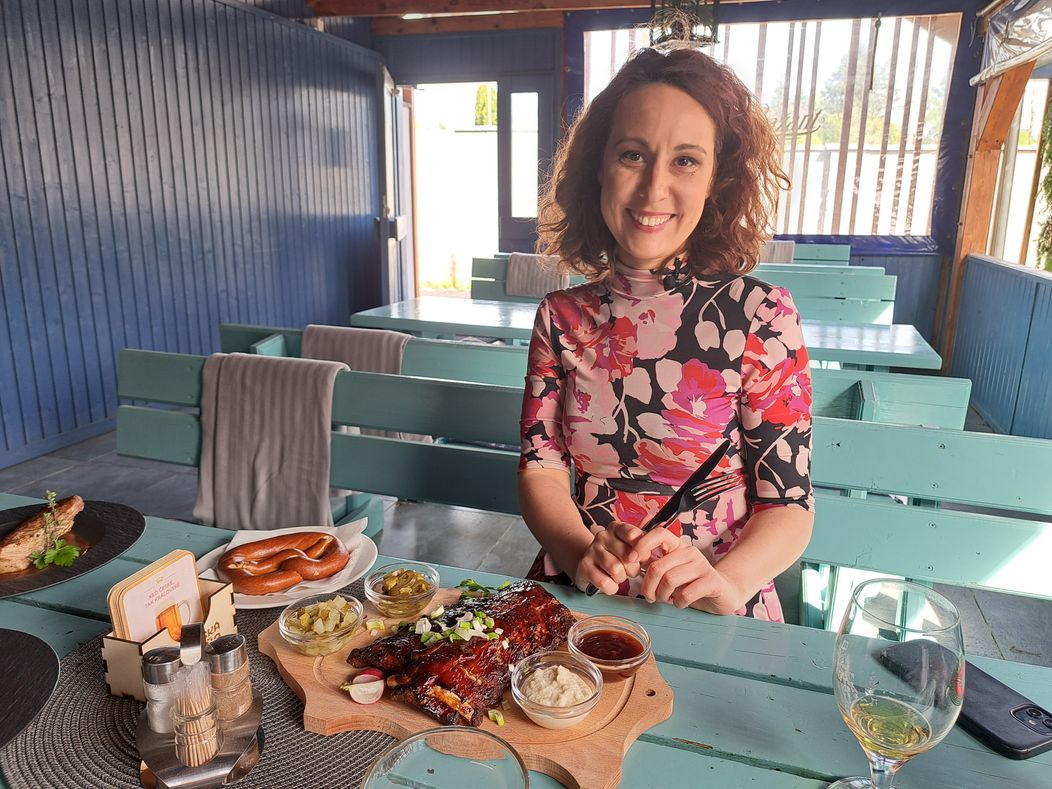 Kontrola ďalšej reštaurácie z 3. série Na nože, na obed do Stupavskej hodovne sme zobrali redaktorku Gabrielu Kajtárovú