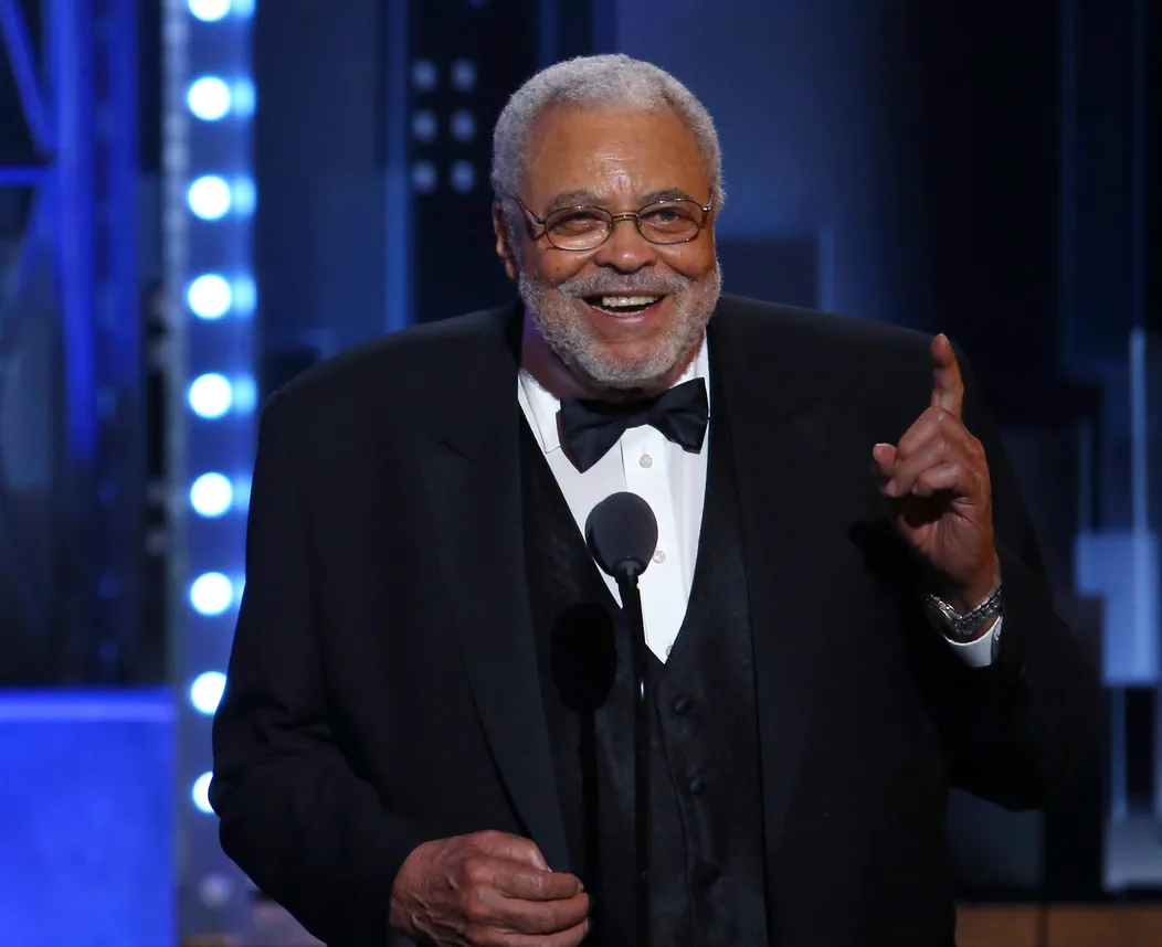 Vo veku 93 rokov zomrel legendárny americký herec James Earl Jones
