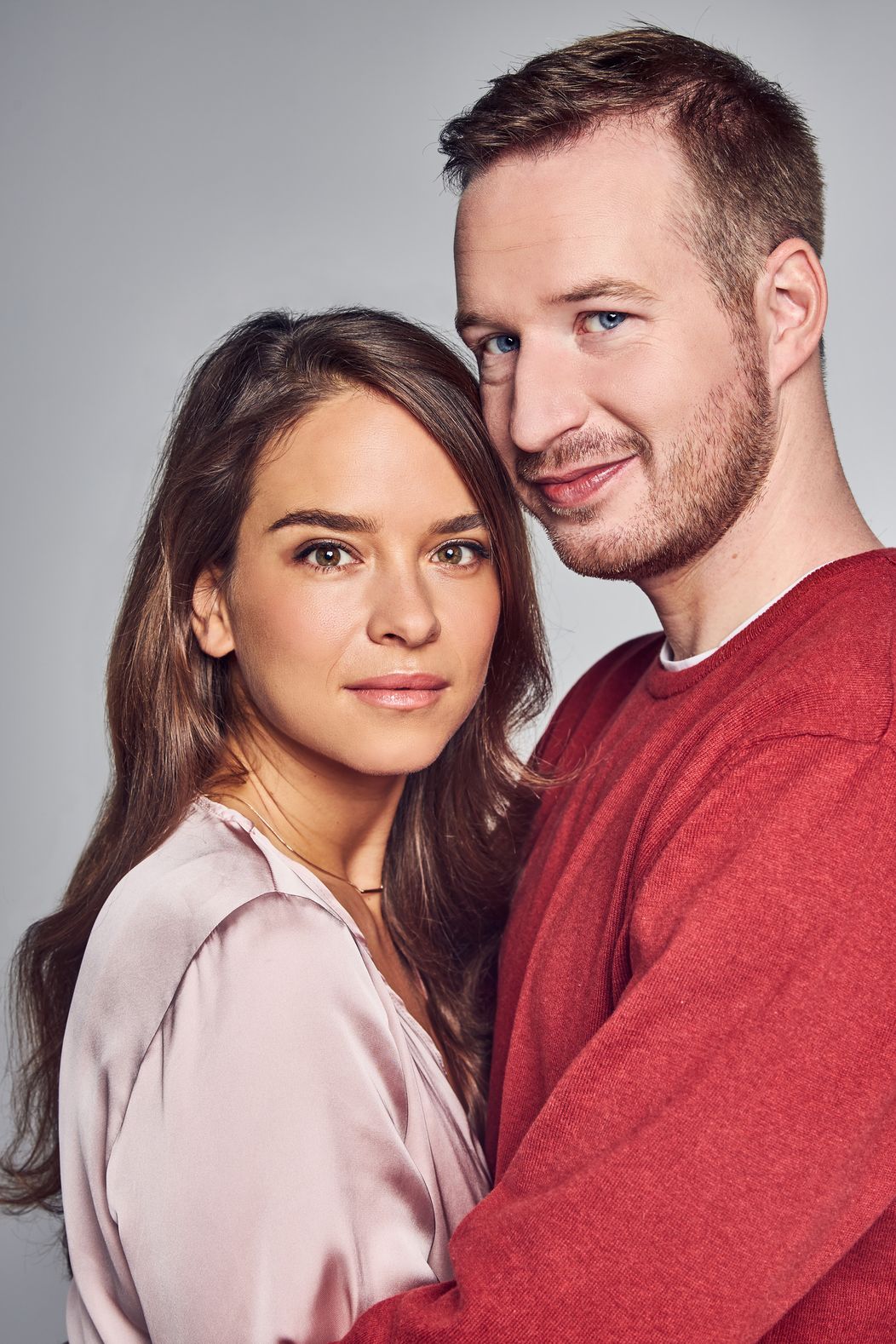 Ruský opozičný líder Alexej Navaľnyj stojí v klietke na súde v Moskve 20. februára 2021. 