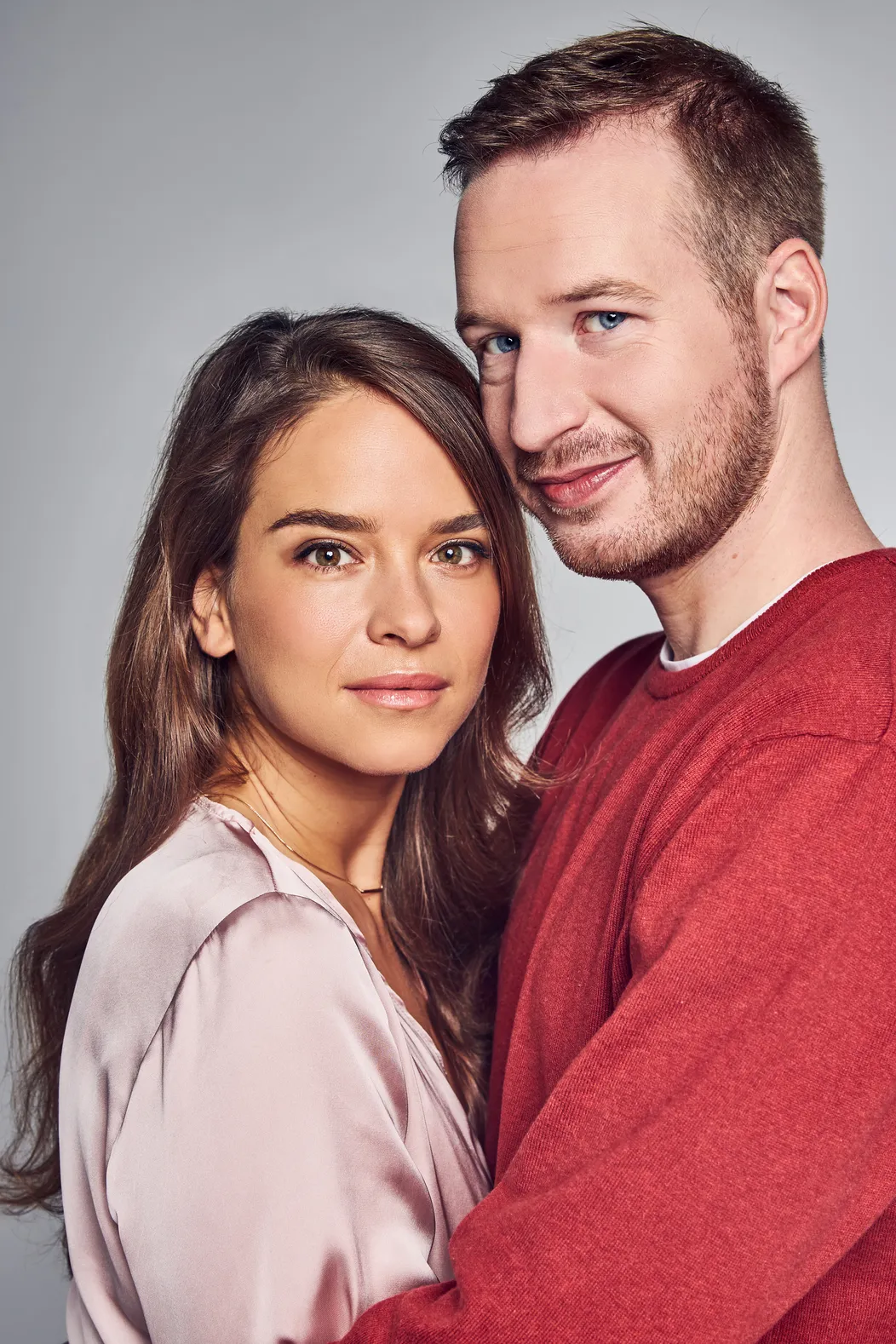 Ruský opozičný líder Alexej Navaľnyj stojí v klietke na súde v Moskve 20. februára 2021. 