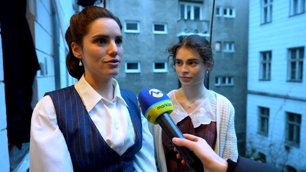 Sarah a Gréta o Dunaji.