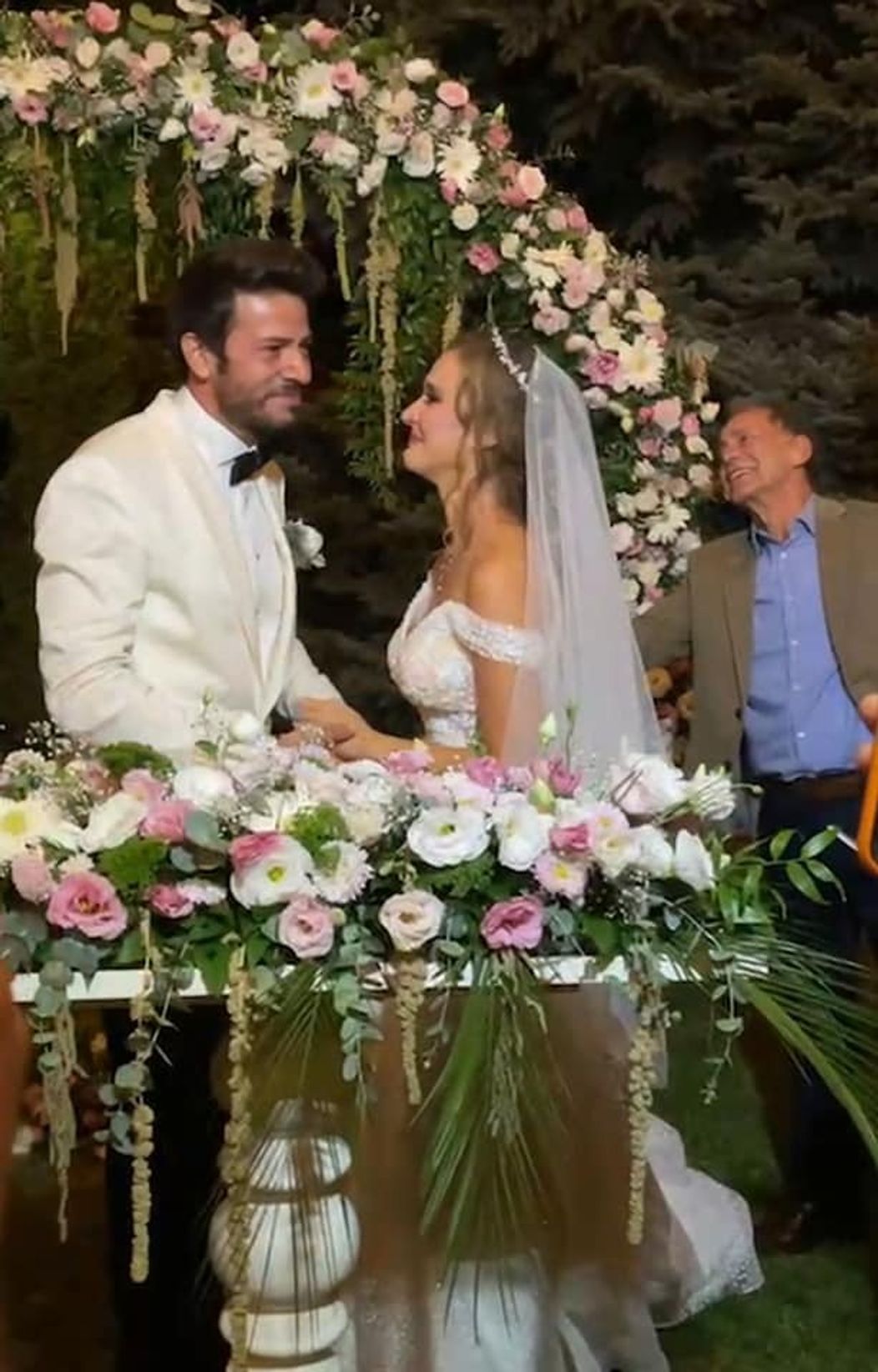 Ahmet Tansu Taşanlar a Oya Unustası