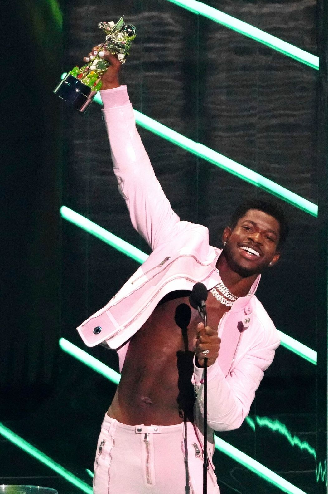 Lil Nas X vyhral v kategórii Video roka na VMAs 2021