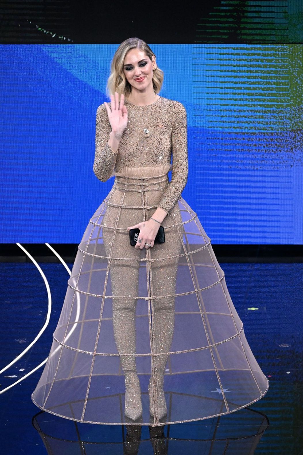 Chiara Ferragni v ďalších šatách na hudobnom festivale Sanremo