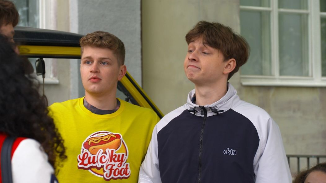 Nina prekvapí Dominika s novým kamarátom.