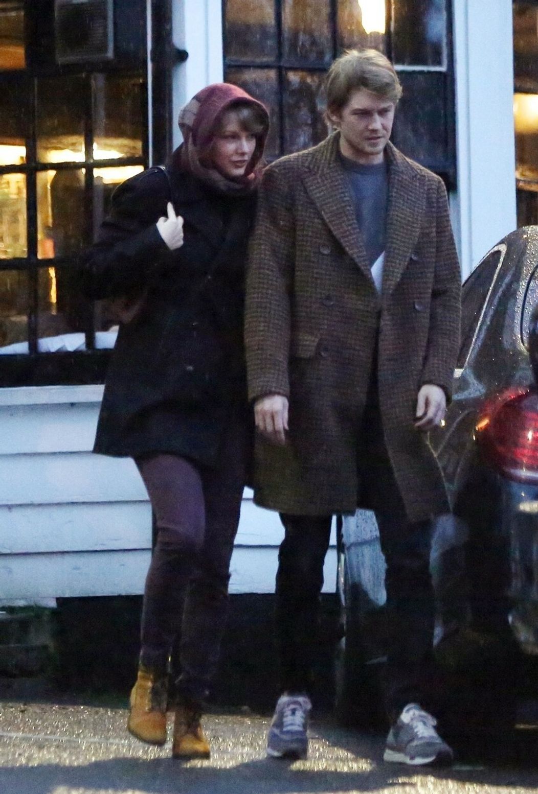 Taylor Swift a Joe Alwyn na jednom z mála spoločných záberov.