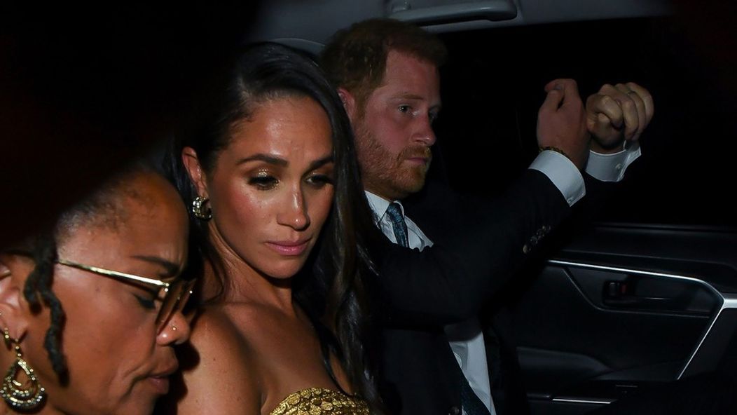 Harryho a Meghan naháňali na aute