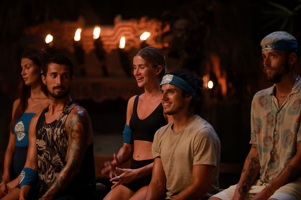 Survivor po desiatej kmeňovej rade a dueli s Andreou opustila Pavlína.