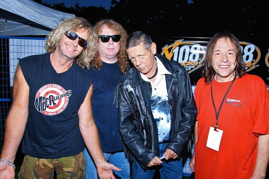 Gord Lewis (druhý zľava) bol členom skupiny Teenage Head