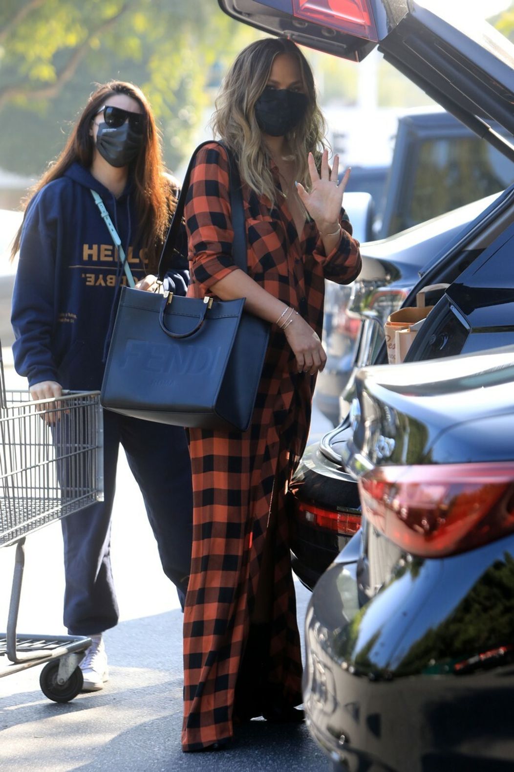 Chrissy mala doteraz dlhšie vlasy.