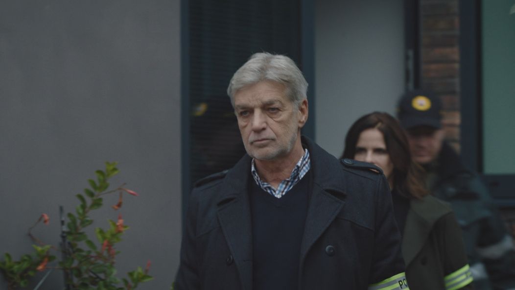 Polícia začne vyšetrovať Andrejovu vraždu. Podozrivou je aj Laura.