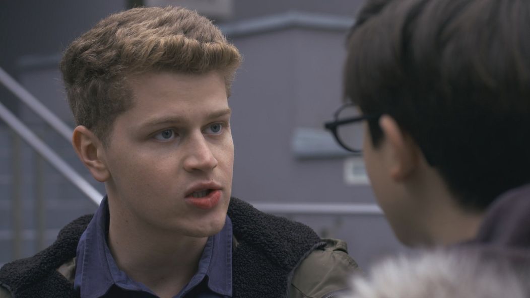 Fifo má hrať svojho 19-ročného brata.