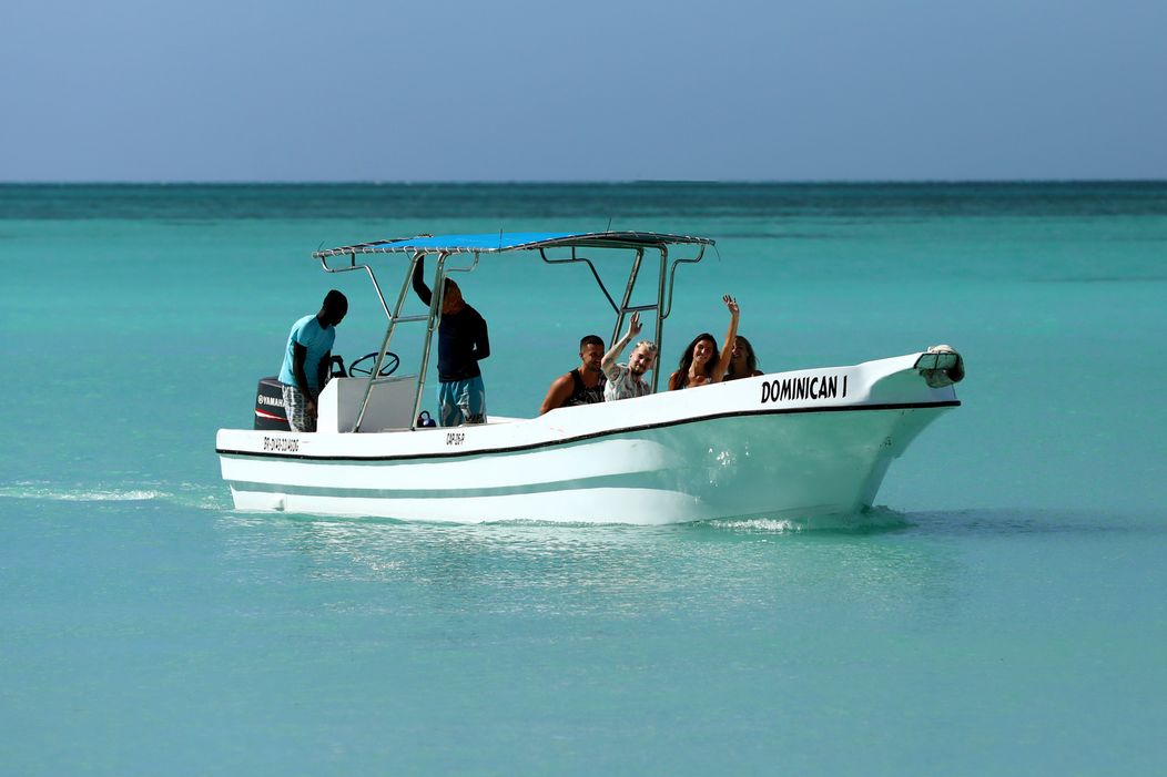 Príchod nových štyroch súťažiacich do Survivoru.