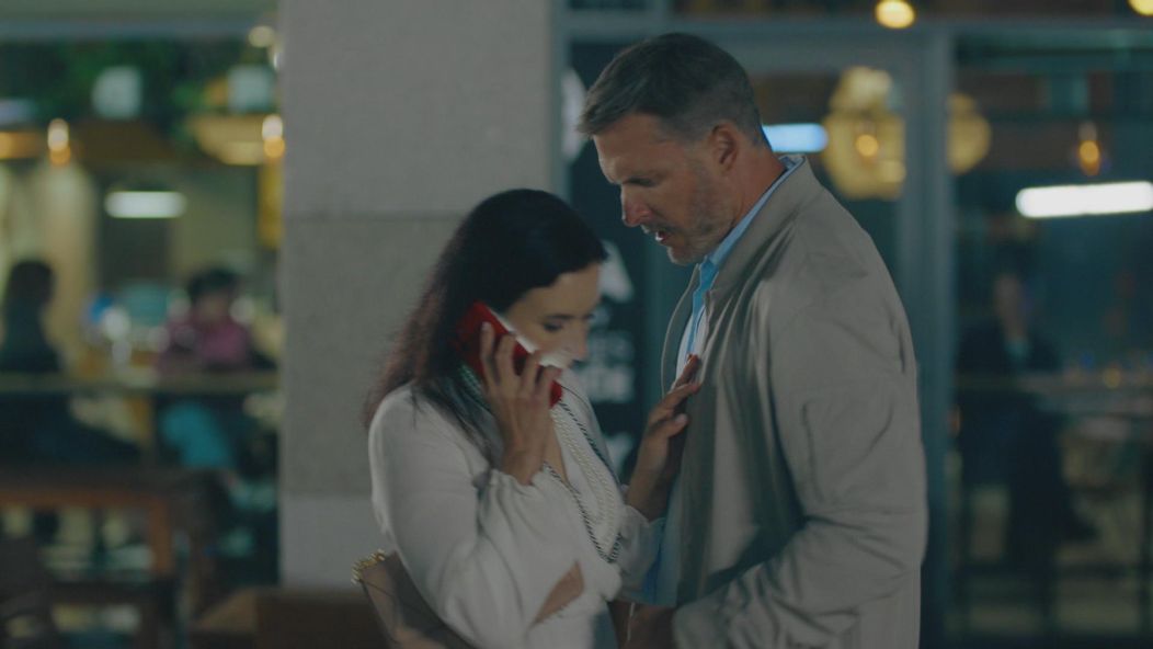 Andrej stretne ženu, ktorú vidí vo svojich spomienkach, no nevie, akú úlohu v jeho živote hrala.