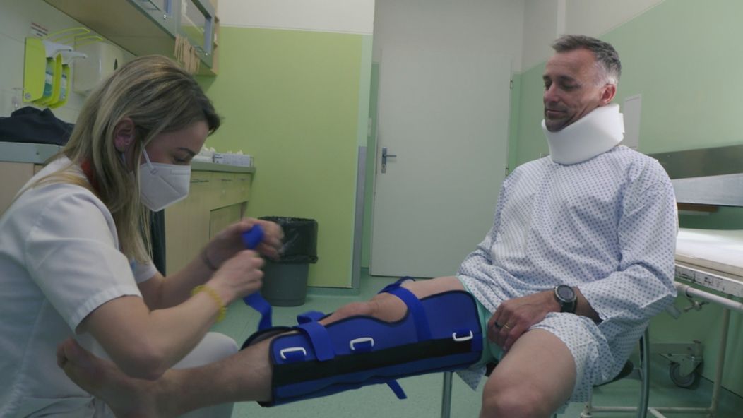 Sestrička pomáha Marošovi s premenou