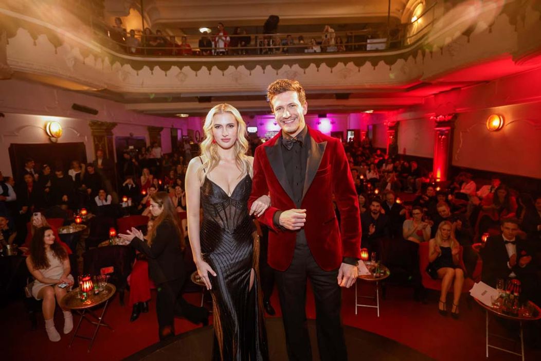 Slávnosté premietanie finále Ruže pre nevestu Česko
