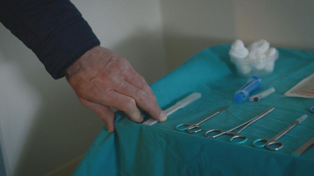 Andrej chce Lukáša vidieť ešte pred odchodom a ide za ním do nemocnice.