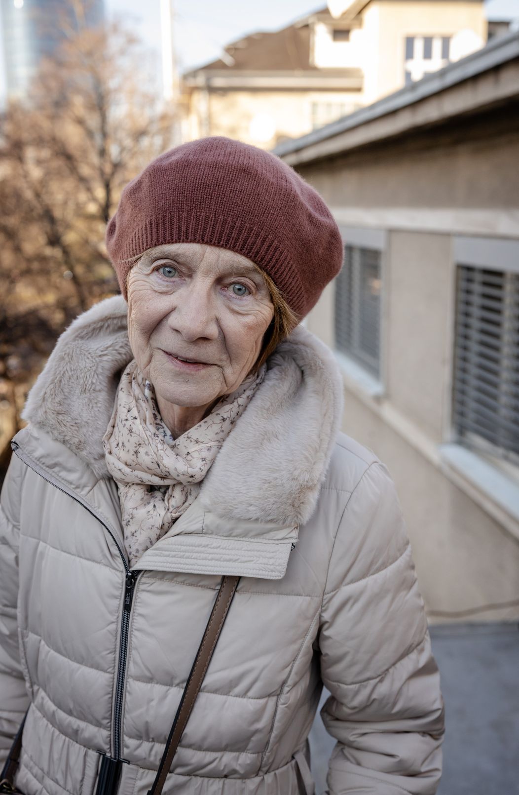 Ľudmila Swanová ako Evina babička