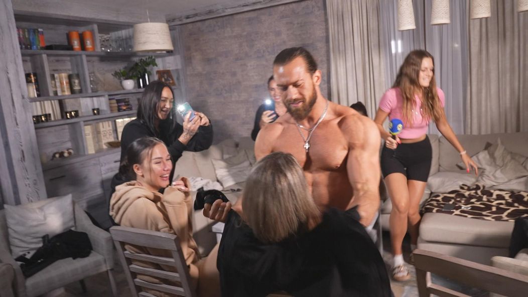 Dievčatá z Ruže pre nevestu na chate: Prekvapil ich striptér