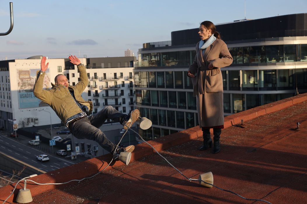 Tomáš Maštalír pád zvládol aj bez kaskadéra.