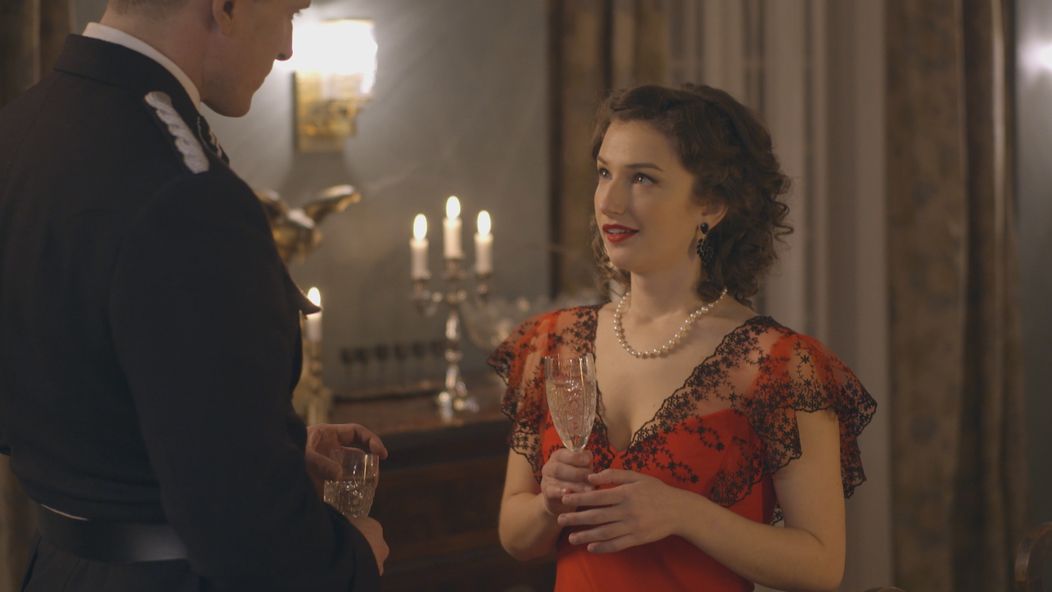 Eva prišla večer k Walterovi Klausovi