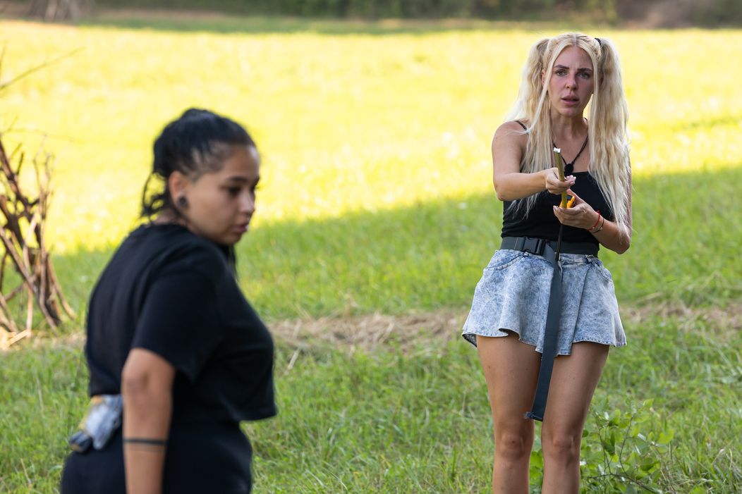 Na statok prišli nový obyvatelia, Roman zacítil rezne ...