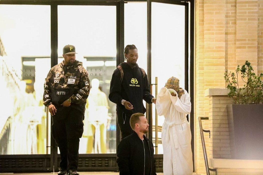 Cardi B sa vybrala na nákup iba v župane.-0432125815.jpg