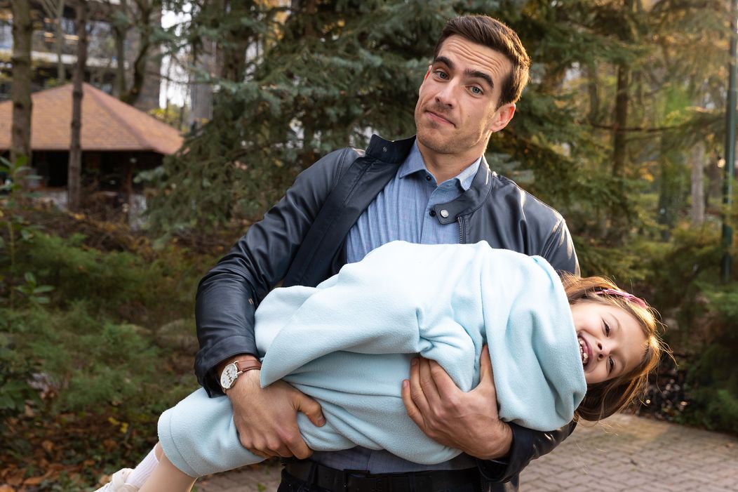 Adam Bardy a Larisa Mižigar v seriáli Mama na prenájom