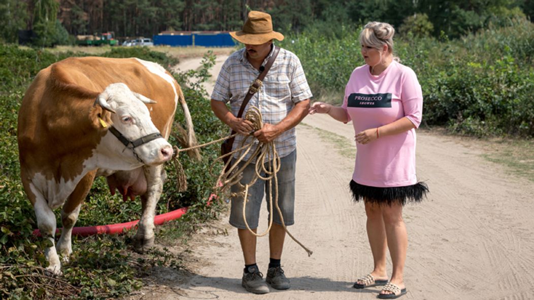 Do farmárskych tajov zasvätil Evelyn hospodár Martin