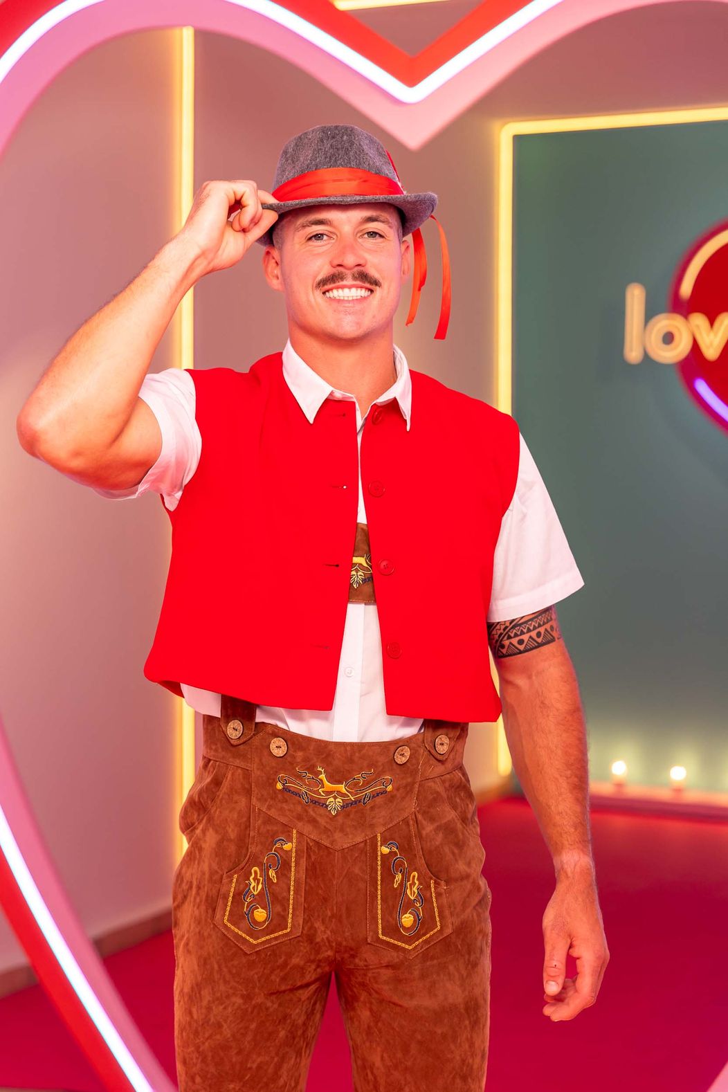 Prichádza Dano do Love Islandu