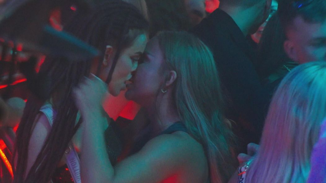 Ráchel s priateľkou Dominikou v pražskom Duplexe.