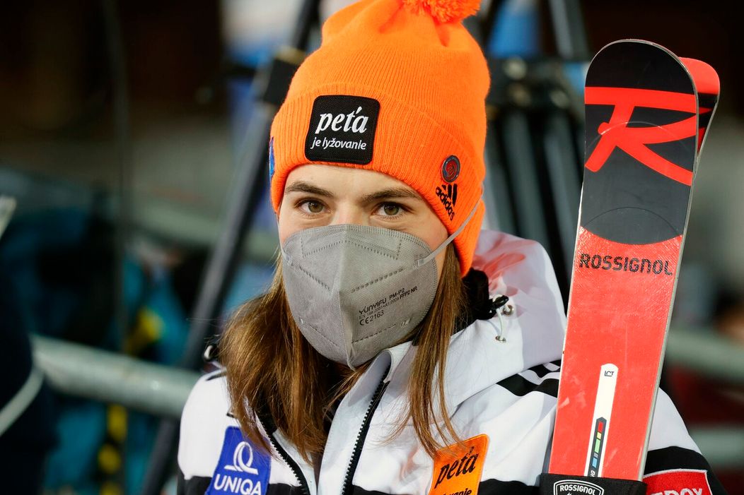 Alpská lyžiarka Petra Vlhová reaguje v cieli slalomu v Schladmingu.