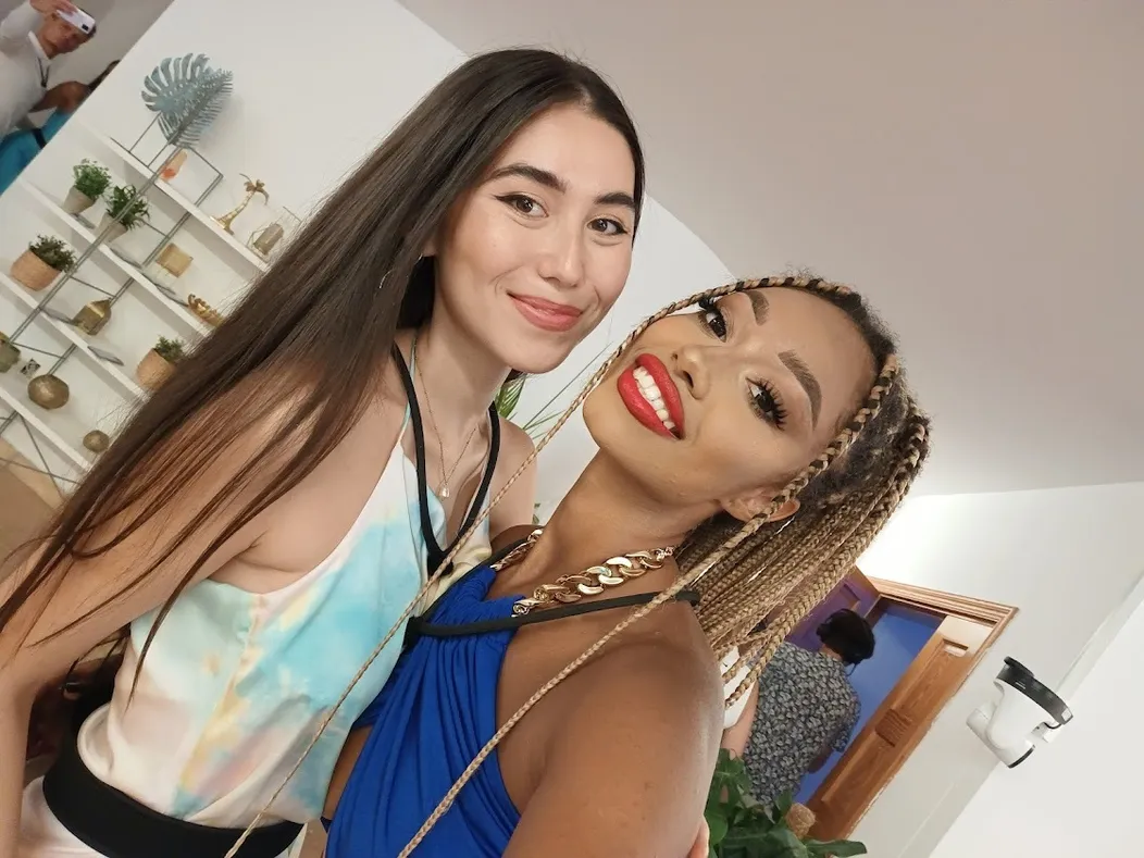 Naomi a Aicha