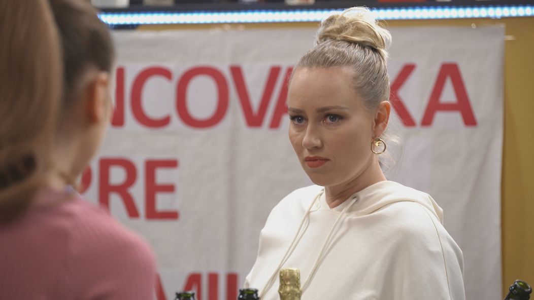 V Lenke sa prebudí žiarlivosť.